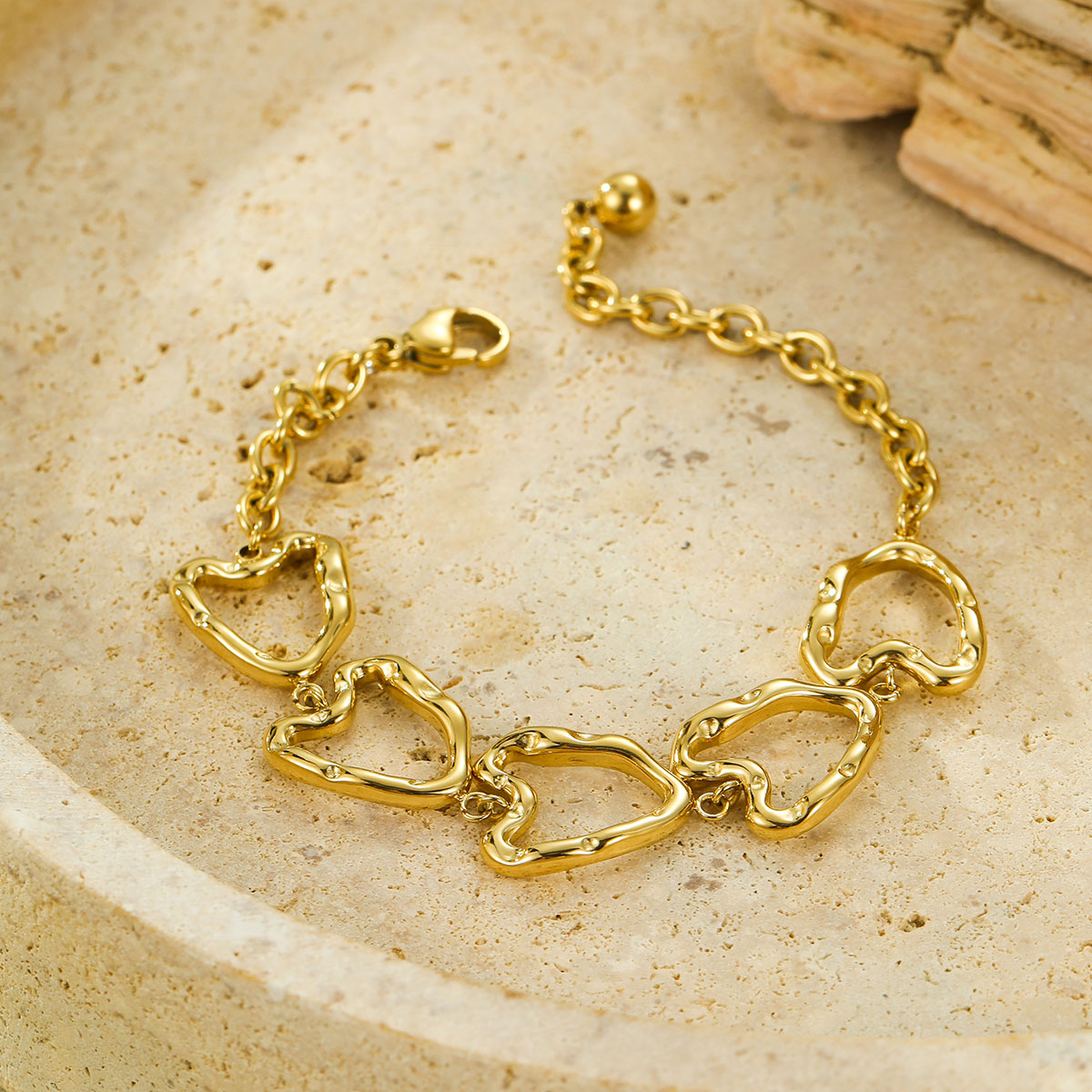 不锈钢镂空爱心手环首饰定制