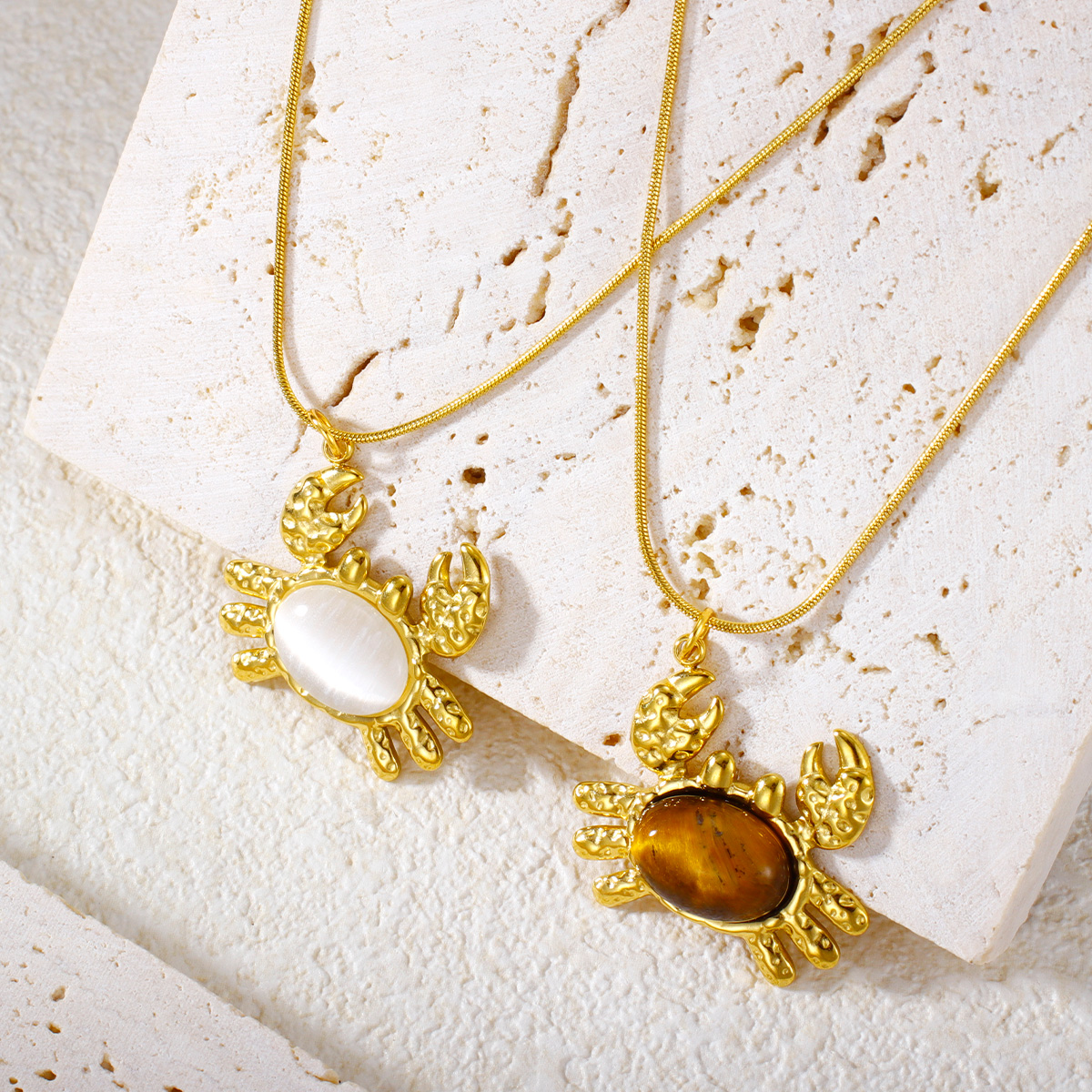 可爱螃蟹猫眼石吊坠项链珠宝