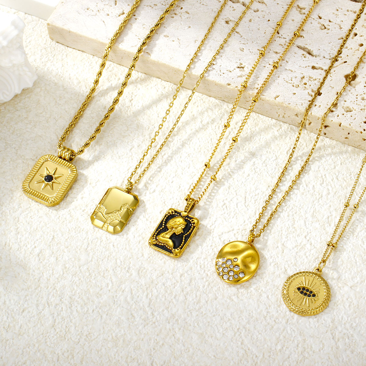 复古18k镀金不锈钢链女王浮雕吊坠